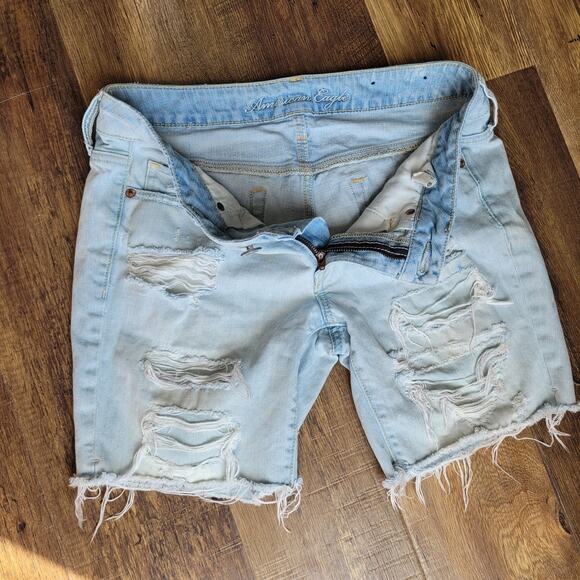 American Eagle Women Size 4 Jean Shorts 6inch Inseam Light Wash Destroyed Denim - Picture 7 of 10